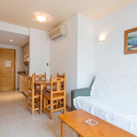 Apartamentos Vicenta Carihuela By Playa Miguel Torremolinos Luaran gambar