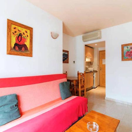 Apartamentos Vicenta Carihuela By Playa Miguel Torremolinos Luaran gambar