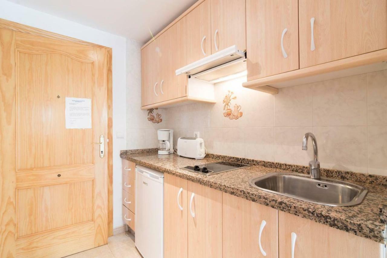 Apartamentos Vicenta Carihuela By Playa Miguel Torremolinos Luaran gambar