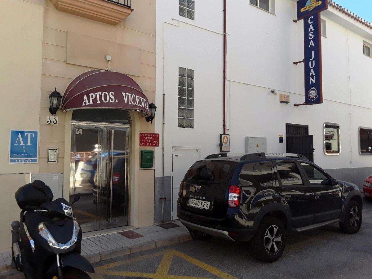 Apartamentos Vicenta Carihuela By Playa Miguel Torremolinos Luaran gambar